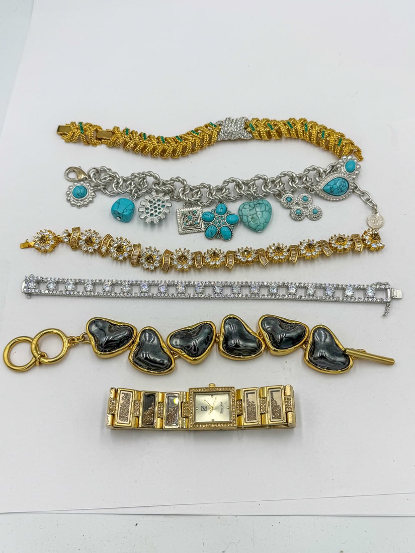5 SIGNED DESIGNER COSTUME BRACELETS (1 of 5)