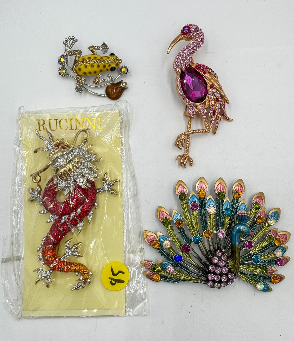 4 DESIGNER PINS: 4 DESIGNER PINS