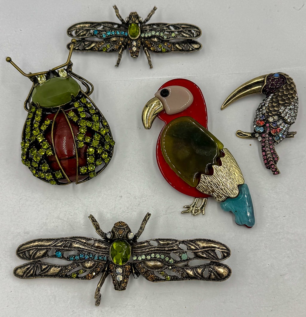 5 DESIGNER PINS: 5 DESIGNER PINS