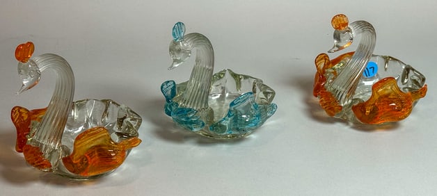 3 SWAN FORM MURANO DISHES