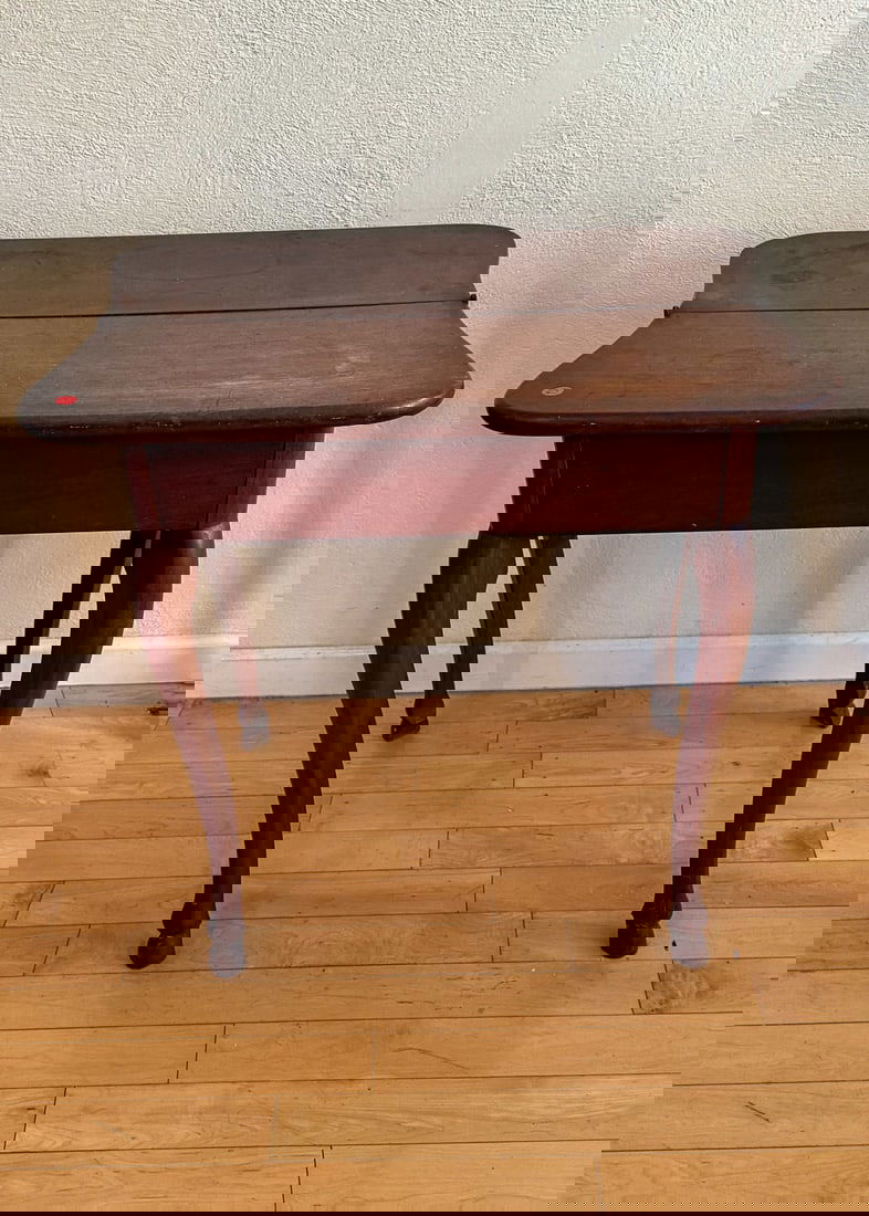 EARLY 19TH CENTURY QUEEN ANNE SIDE TABLE W/ STORAGE AND FRENCH FEET, 22" X 30" X 30" (1 of 5)