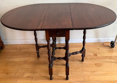 ANTIQUE MAHOGANY GATE LEG TABLE, 55" X 37" X 30" W/ LEAVES OPEN