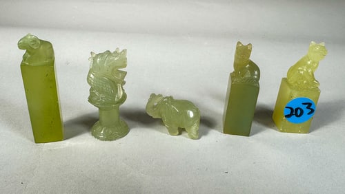 4 CHINESE HARDSTONE CARVINGS, 2.5"