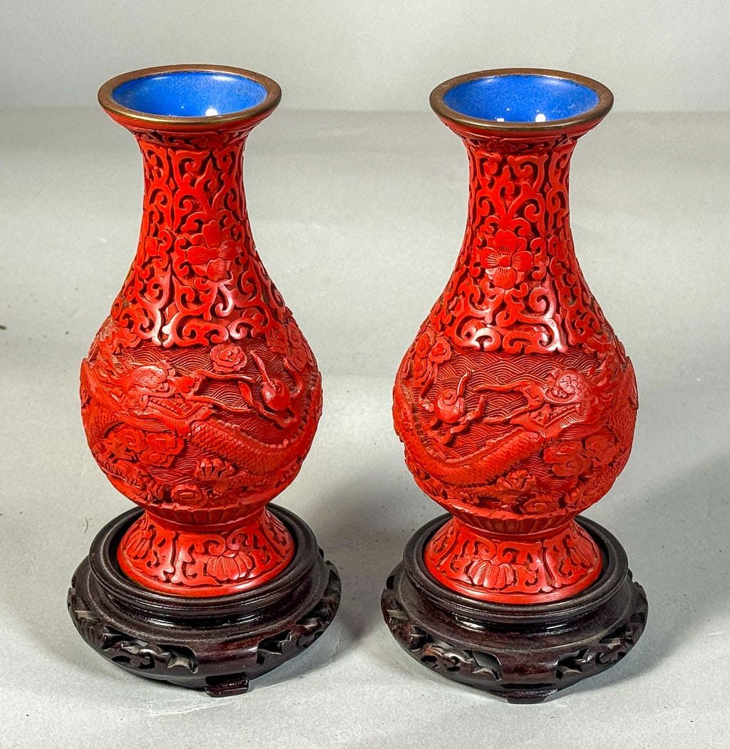 A PAIR OF CINNABAR VASES ON STANDS, 7.5" W/ STANDS (1 of 4)