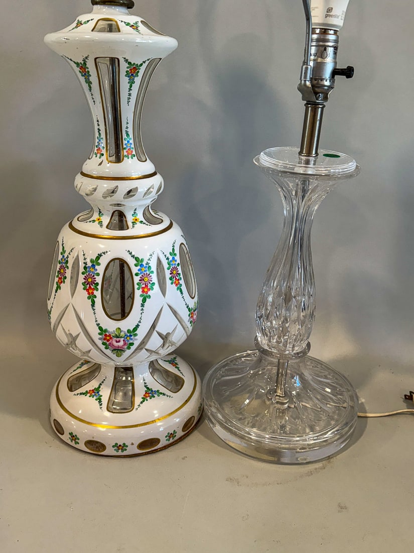 AN ENAMELED CASE GLASS LAMP AND CRYSTAL LAMP, 26" AND SMALLER: AN ENAMELED CASE GLASS LAMP AND CRYSTAL LAMP, 26" AND SMALLER