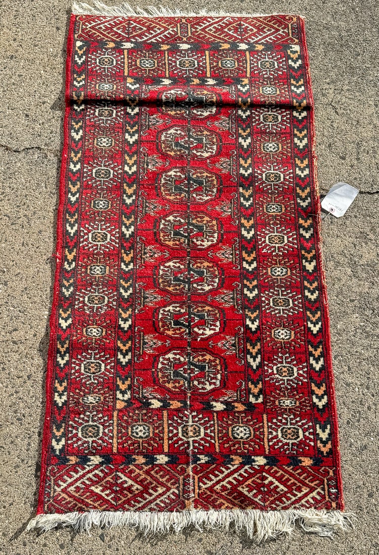 ANTIQUE AREA RUG, 24" X 49": ANTIQUE AREA RUG, 24" X 49"