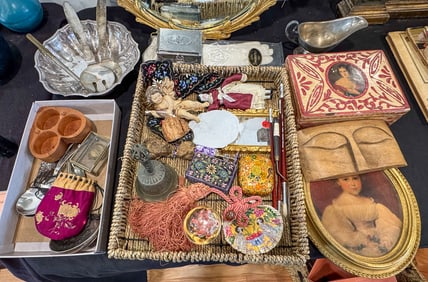 LOT OF INTERESTING DECORATIVE ITEMS, 12" X 9" AND SMALLER