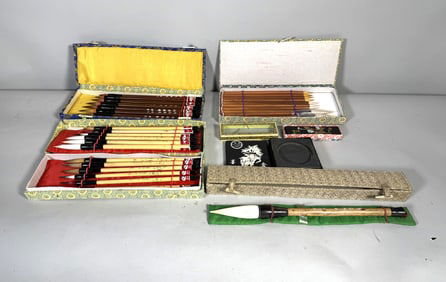 CHINESE WATERCOLOR BRUSHES, 12" AND SMALLER