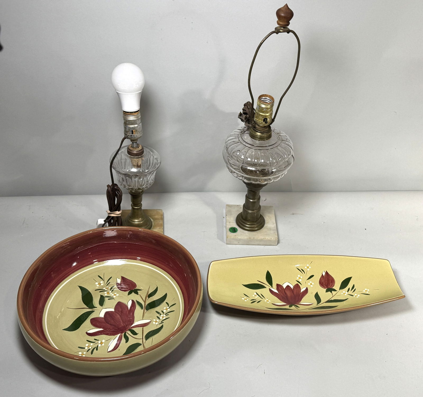 2 ANTIQUE OIL LAMPS AND 2 STENGL SERVING PIECES. 15" LAMPS, 12" X 4" AND 15" X 6" X 3" SERVING: 2 ANTIQUE OIL LAMPS AND 2 STENGL SERVING PIECES. 15" LAMPS, 12" X 4" AND 15" X 6" X 3" SERVING PIECES