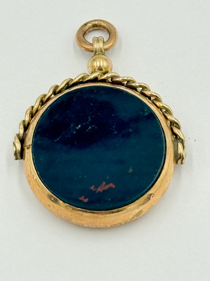 A 14K GOLD PENDANT W/ LARGE 2 COLOR BLOODSTONE, 9.8 GRAMS (1 of 6)