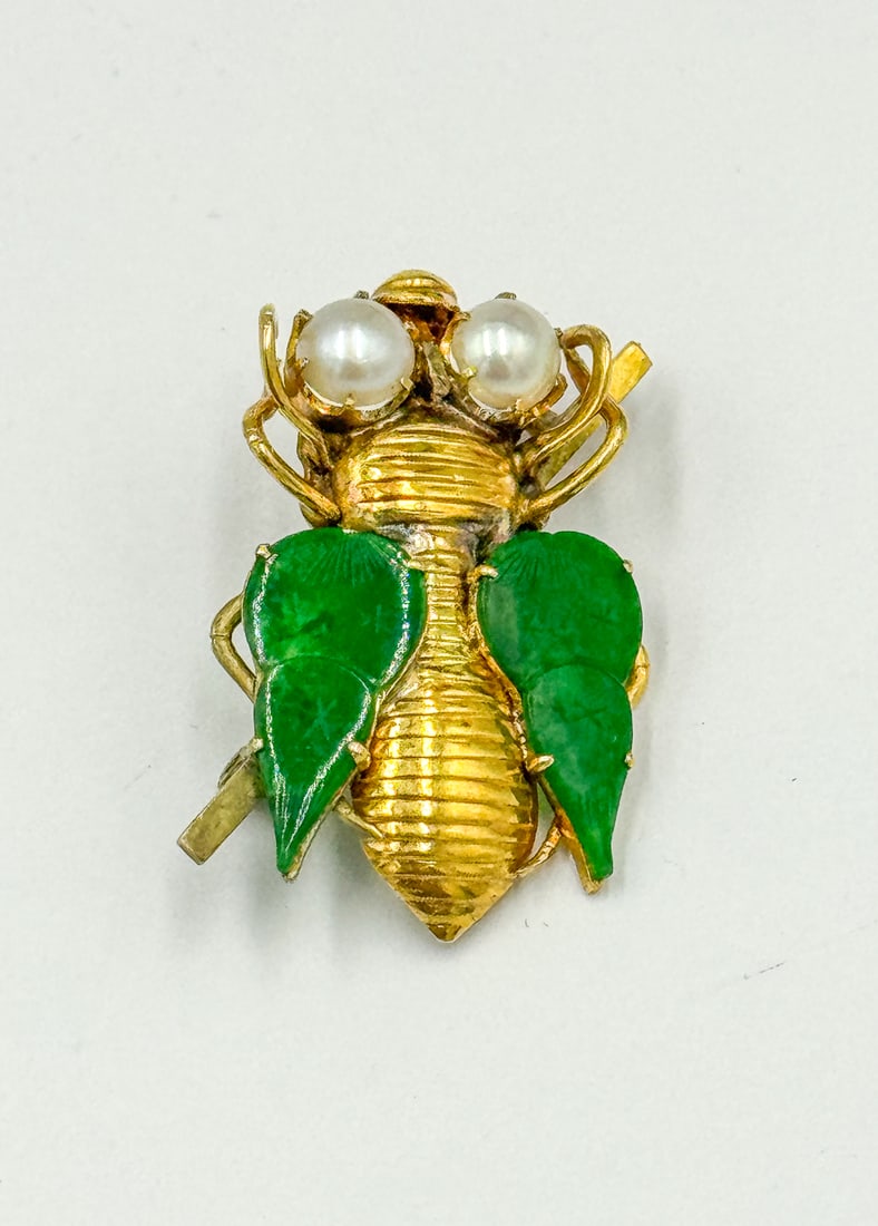18K GOLD CHINESE FLY PIN W/ JADE WINGS AND PEARL EYES, 2.7 GRAMS (1 of 4)