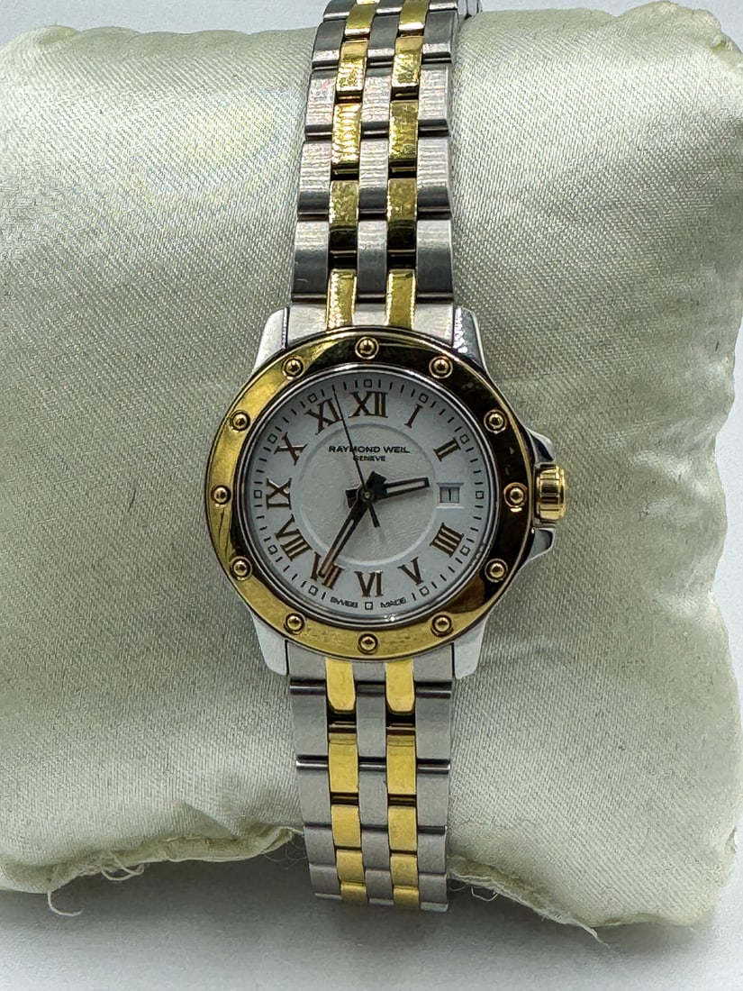 A RAYMOND WEIL LADIES WRIST WATCH (1 of 6)