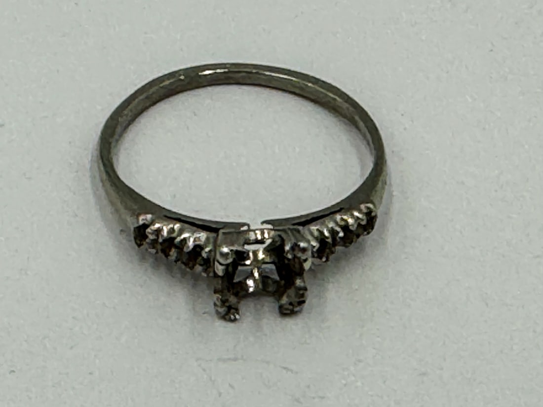 A PLATINUM ART DECO ENGAGEMENT RING SETTING, 3 GRAMS (1 of 4)