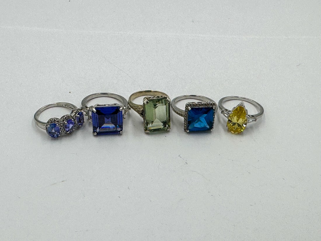 5 STERLING SILVER AND GEMSTONE RINGS (1 of 5)