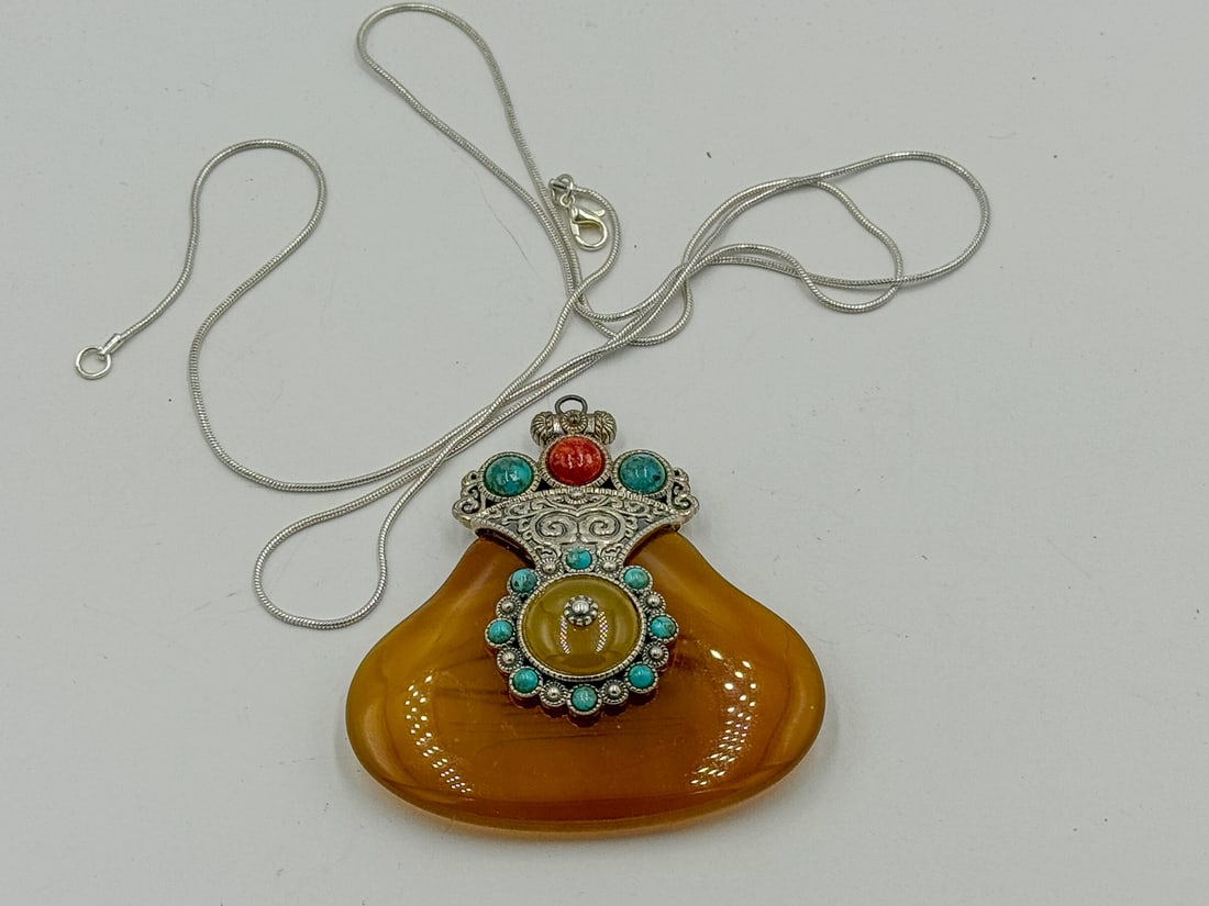 STERLING SILVER PENDANT NECKLACE (1 of 3)