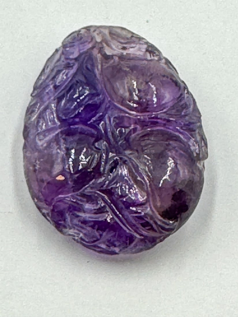 CHINESE AMETHYST CARVING OF FRUIT AND A BIRD: CHINESE AMETHYST CARVING OF FRUIT AND A BIRD