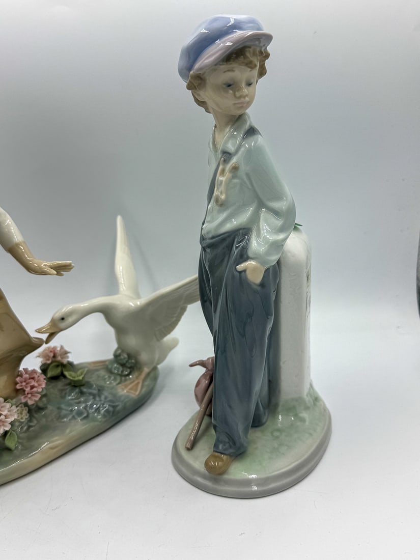 2 LLADRO FIGURINES "AGGRESSIVE GOOSE" #1288 AND "THE WANDERER" #5400, 9" EACH - 3