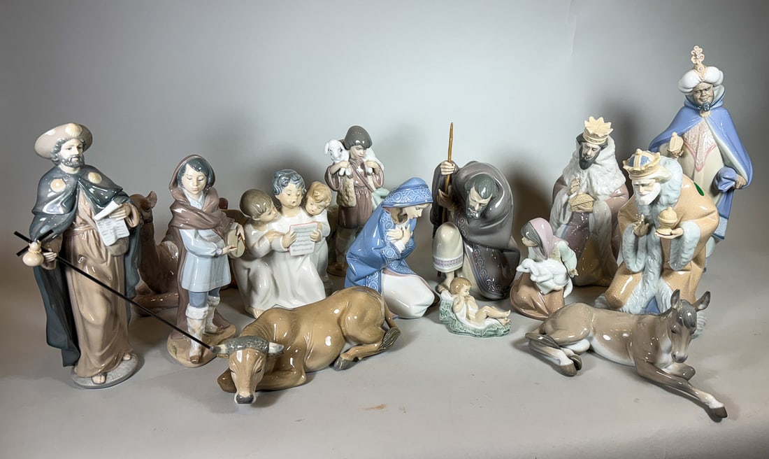 LLADRO NATIVITY SET, 13 PIECES. 13" AND SMALLER: LLADRO NATIVITY SET, 13 PIECES. 13" AND SMALLER