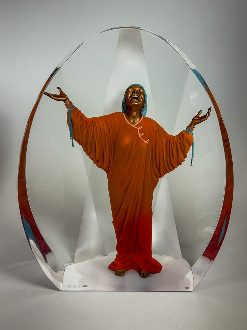 THOMAS BLACKSHEAR LUCITE SCULPTURE, 13.5" X 11" X 5": THOMAS BLACKSHEAR LUCITE SCULPTURE, 13.5" X 11" X 5"