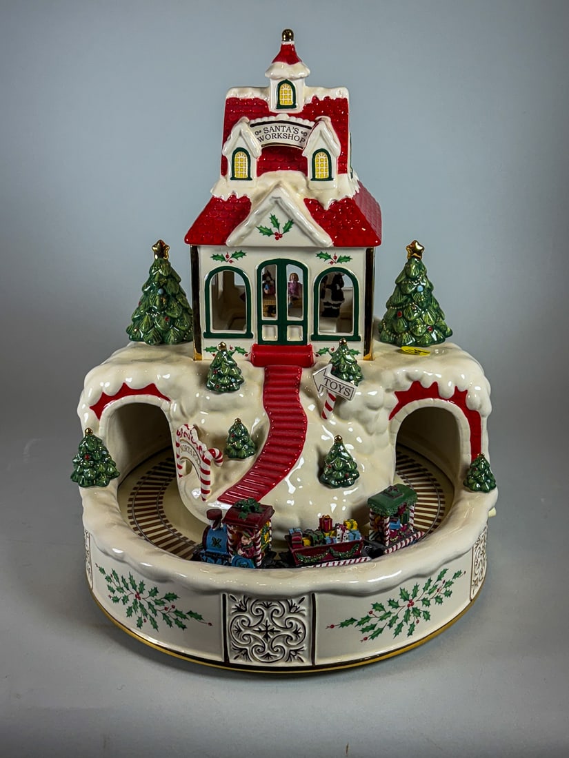 LENNOX SANTAS WORKSHOP, 13.5" X 11" X 11" (1 of 5)