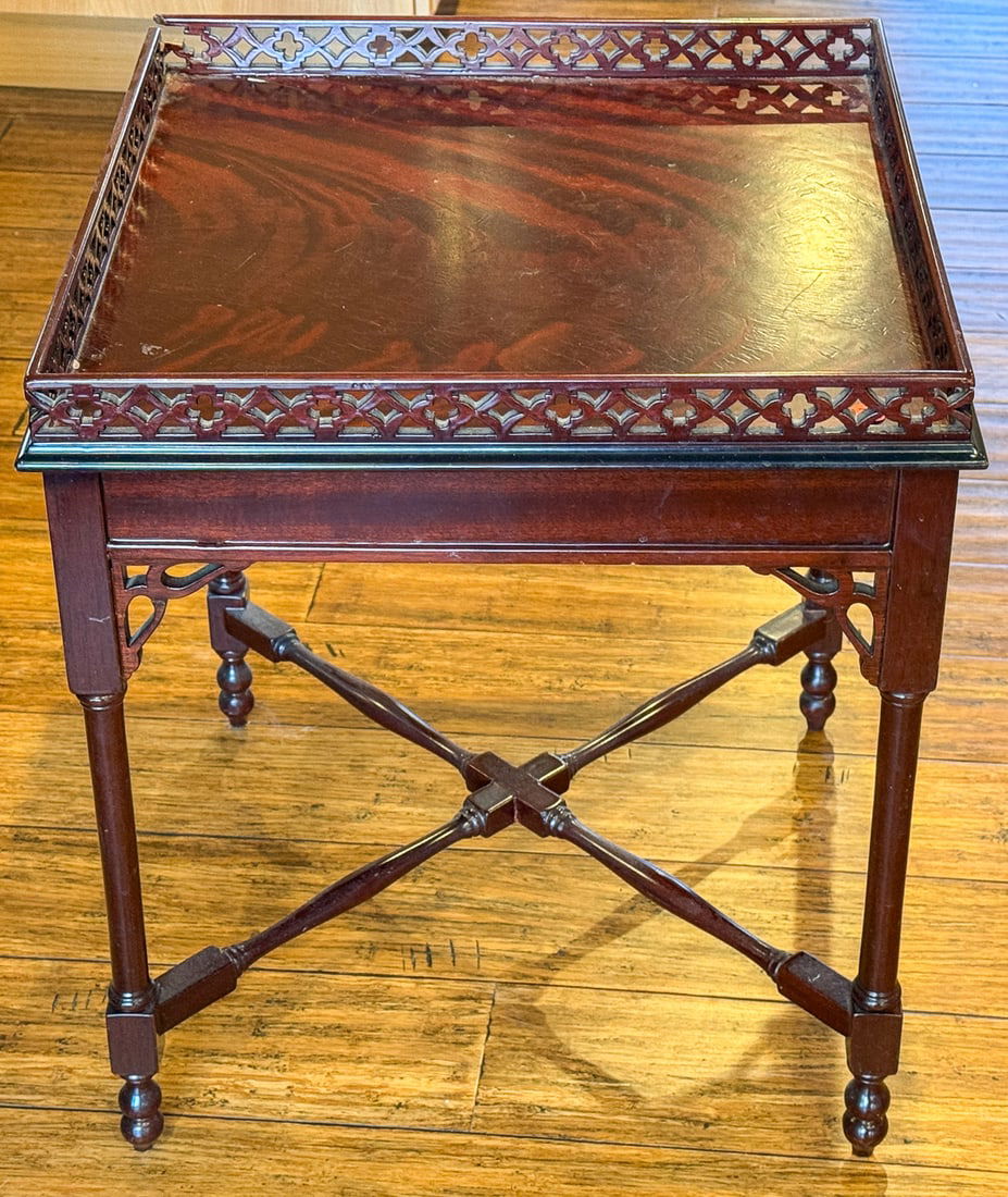 MAHOGANY SIDE TABLE, 18" X 18" X 22": MAHOGANY SIDE TABLE, 18" X 18" X 22"