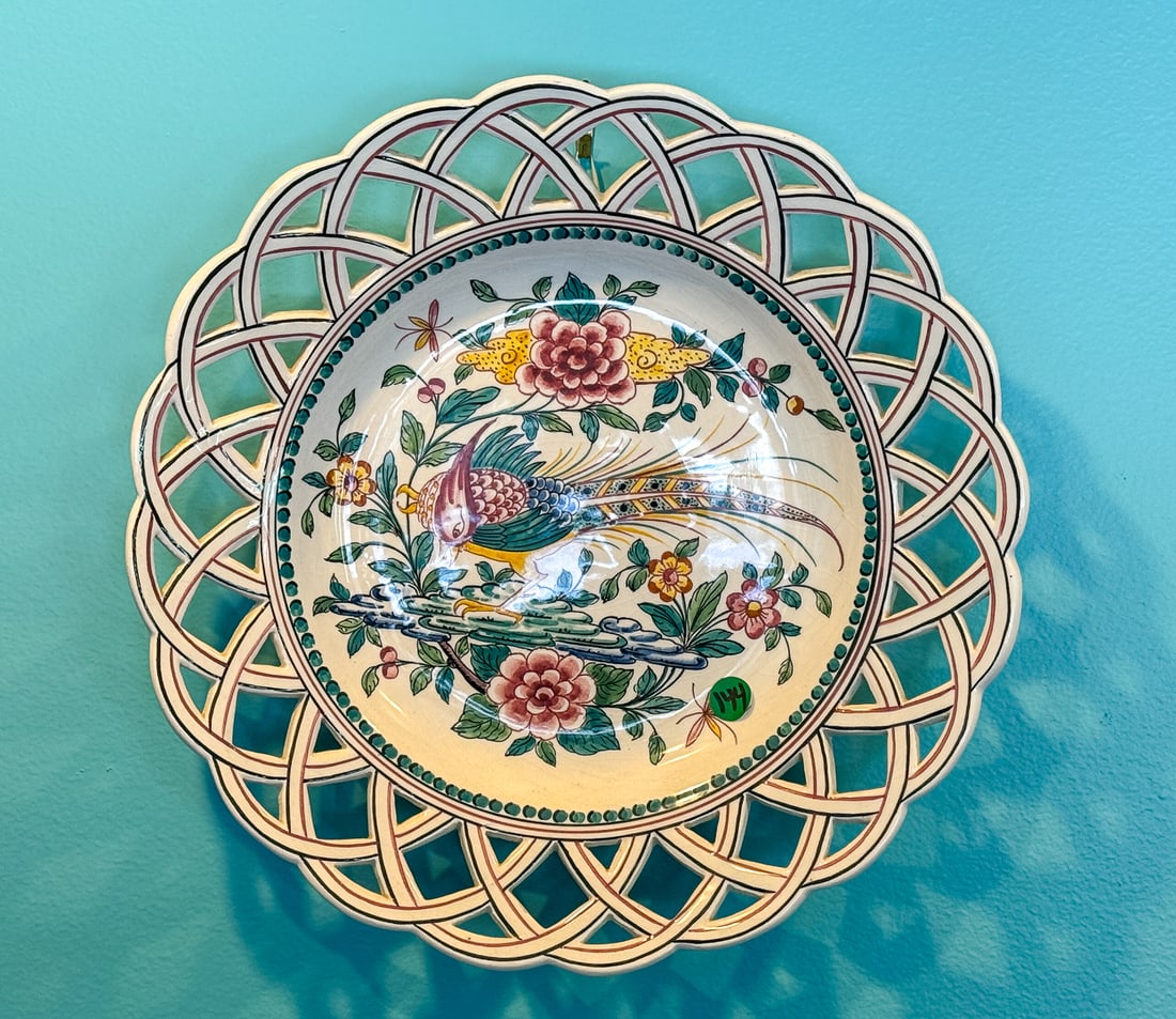 PORTUGUESE MAJOLICA CHARGER, 14.5" X 3": PORTUGUESE MAJOLICA CHARGER, 14.5" X 3"