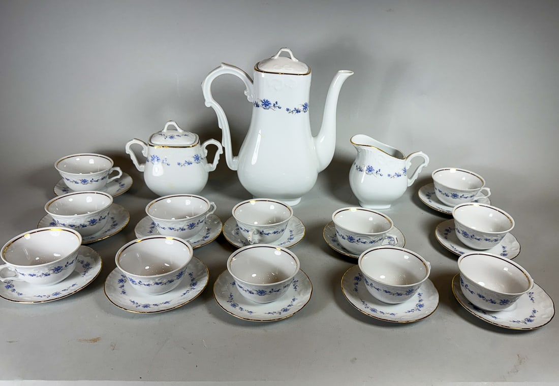 VISTA ALEGRE TEA SERVICE, 11" AND SMALLER (1 of 4)