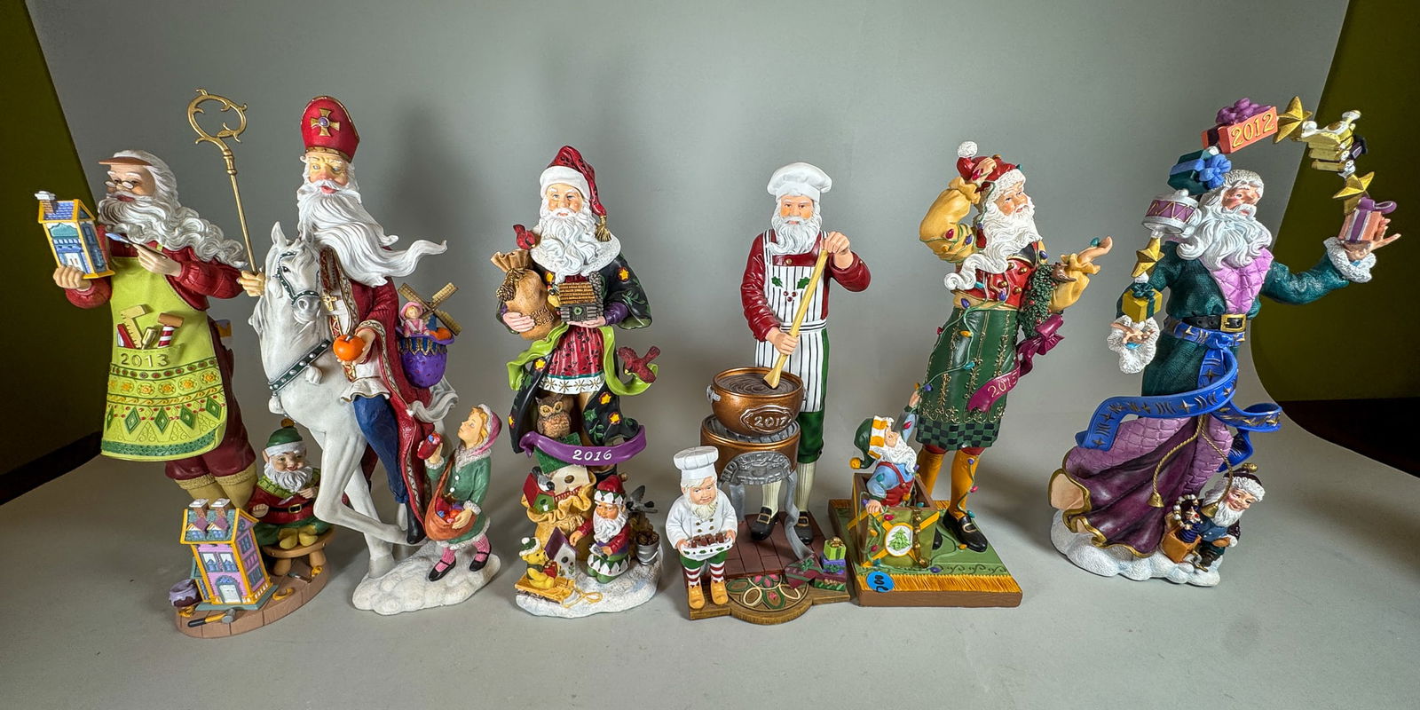5 LENNOX CHRISTMAS SANTAS, 13.5" AND SMALLER (1 of 7)
