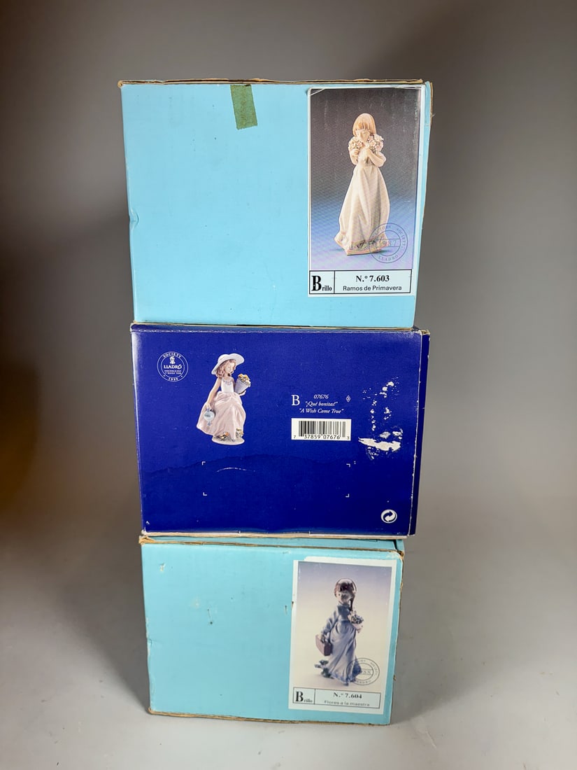 3 LLADROS IN BOXES, 13" AND SMALLER: 3 LLADROS IN BOXES, 13" AND SMALLER