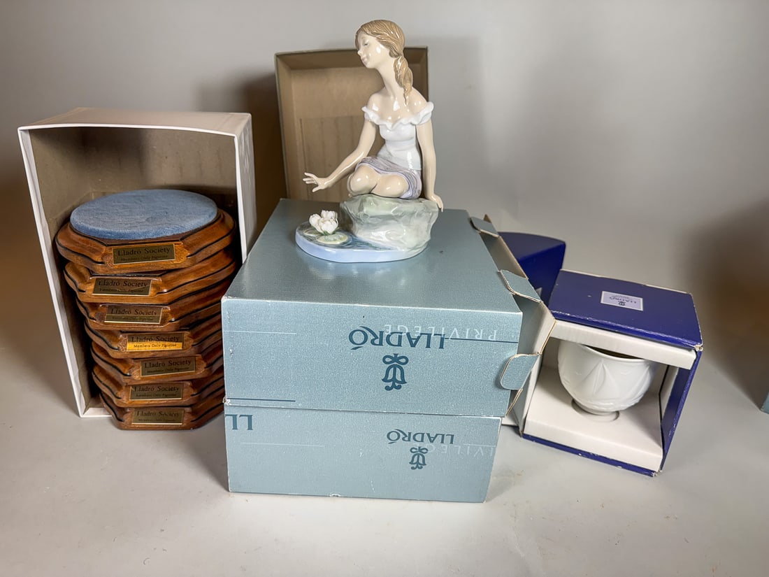 3 LLADROS IN BOXES, 8" AND SMALLER (1 of 2)