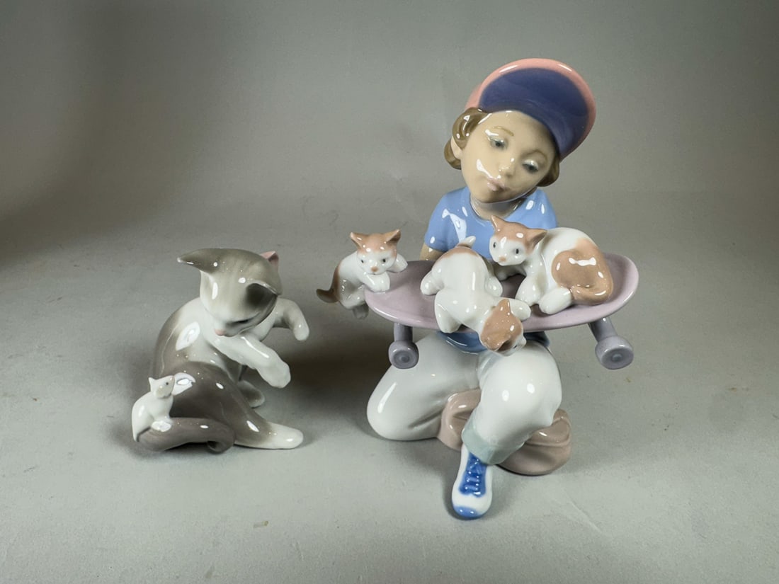 2 LADDROS OF CATS, 6" AND 3.5" (1 of 3)