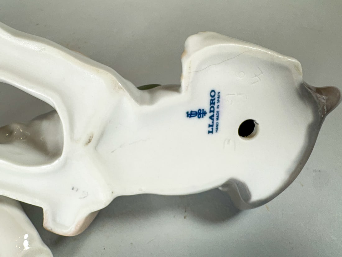 3 LLADRO DOGS, 8" - 5