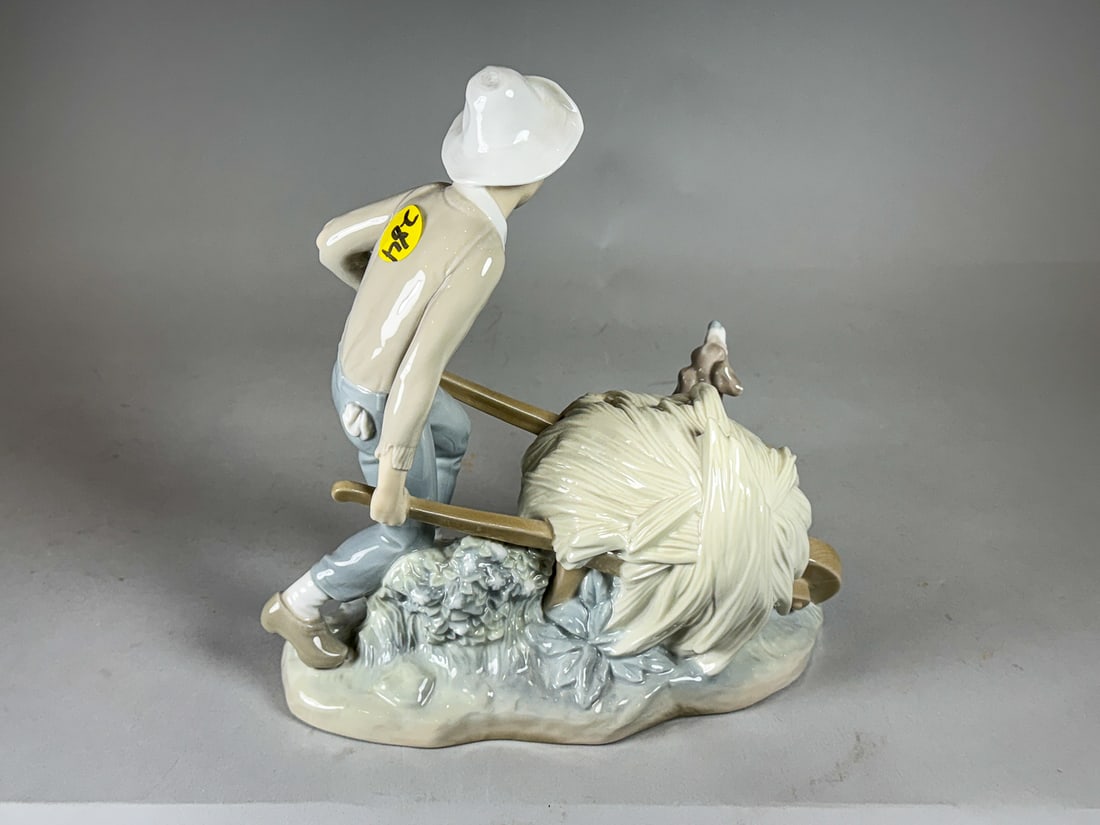 LARGE LLADRO FARMBOY, 9" - 3
