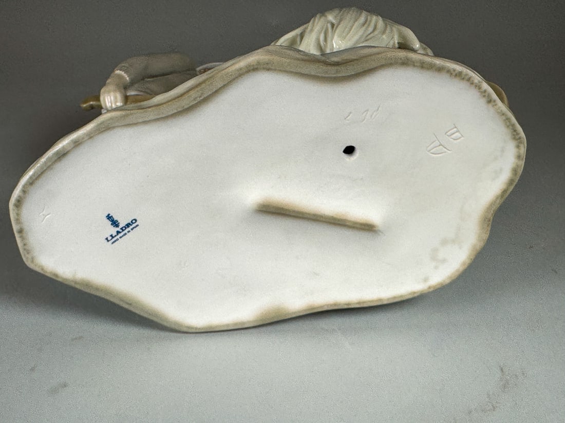 LARGE LLADRO FARMBOY, 9" - 4