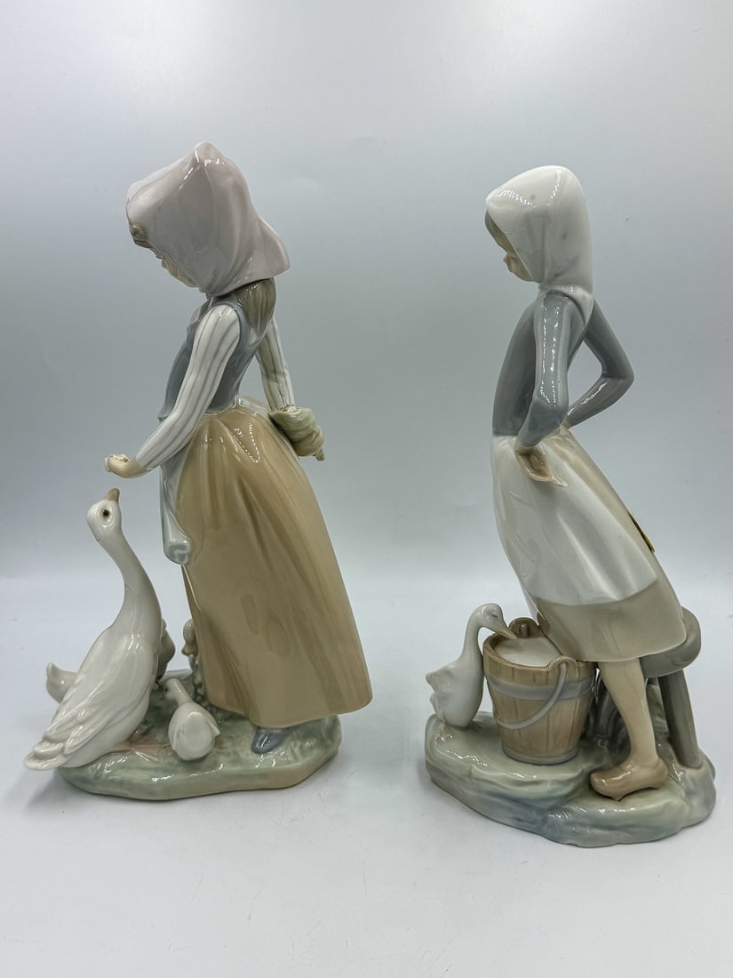 2 LLADROS, 9.25" EACH - 2