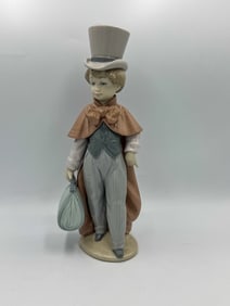 LLADRO CARPET BAGGER, 9"