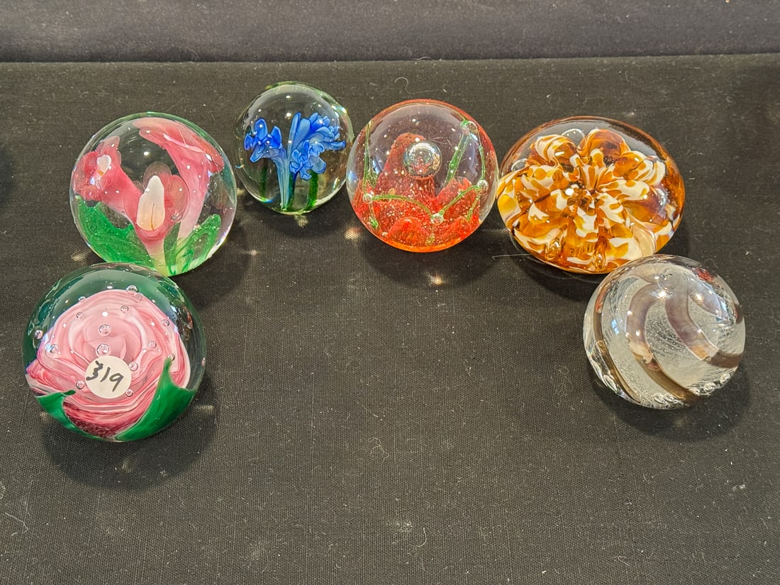 6 GLASS PAPERWEIGHTS, 4" AND SMALLER (1 of 7)