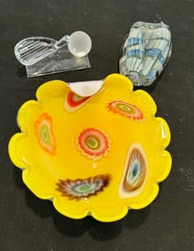 A MURANO DISH AND 2 GLASS PAPERWEIGHTS, 9" AND SMALLER