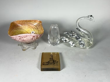 MURANO GLASS BOWL AND OTHER ART GLASS, 8" X 5" AND SMALLER