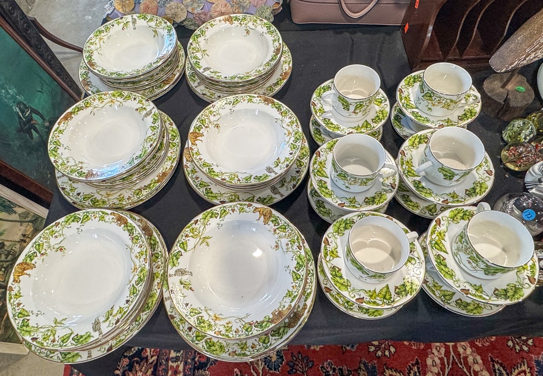 SERVICE FOR 12 AMERICAN ATELIER "JUNGLE" PORCELAIN, 11" AND SMALLER (1 of 7)