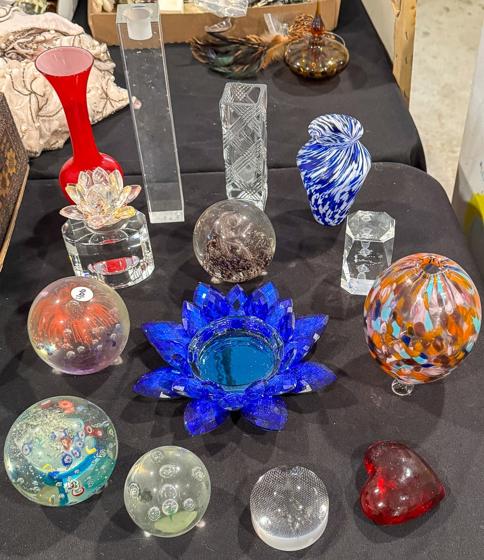 LARGE LOT GLASSWARE, GLASS PAPERWEIGHTS, ETC. 12" AND SMALLER (1 of 5)