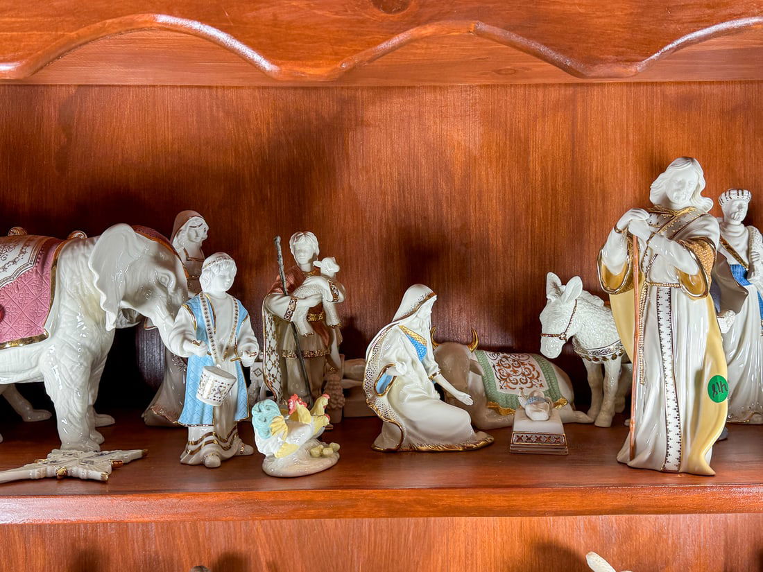 23 PIECE LENOX NATIVITY SET - 2