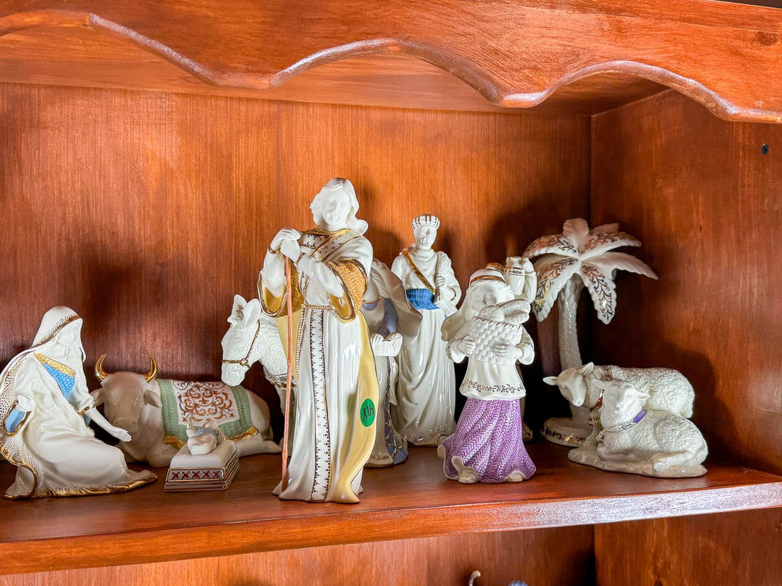 23 PIECE LENOX NATIVITY SET - 3