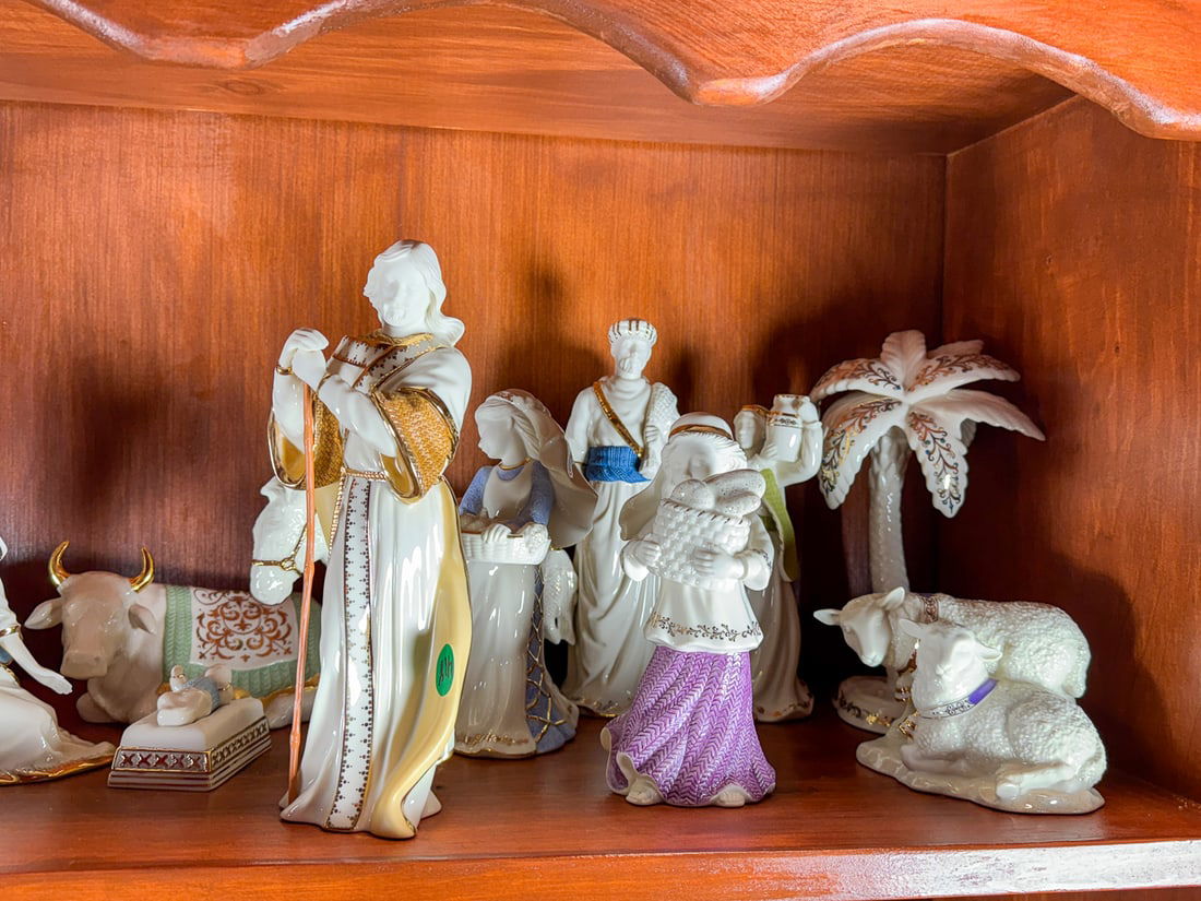23 PIECE LENOX NATIVITY SET - 4
