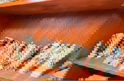 HAWTHORNE VILLAGE FIGURINES, 33 TOTAL