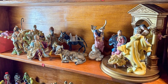 VATICAN NATIVITY SET 15 PIECES
