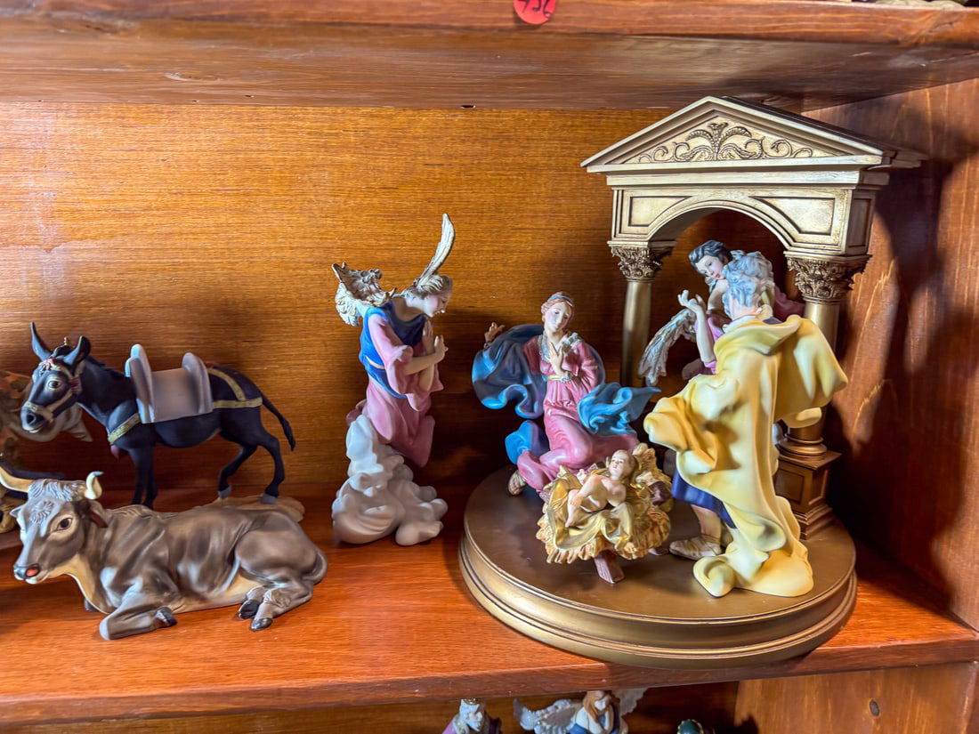 VATICAN NATIVITY SET 15 PIECES - 2