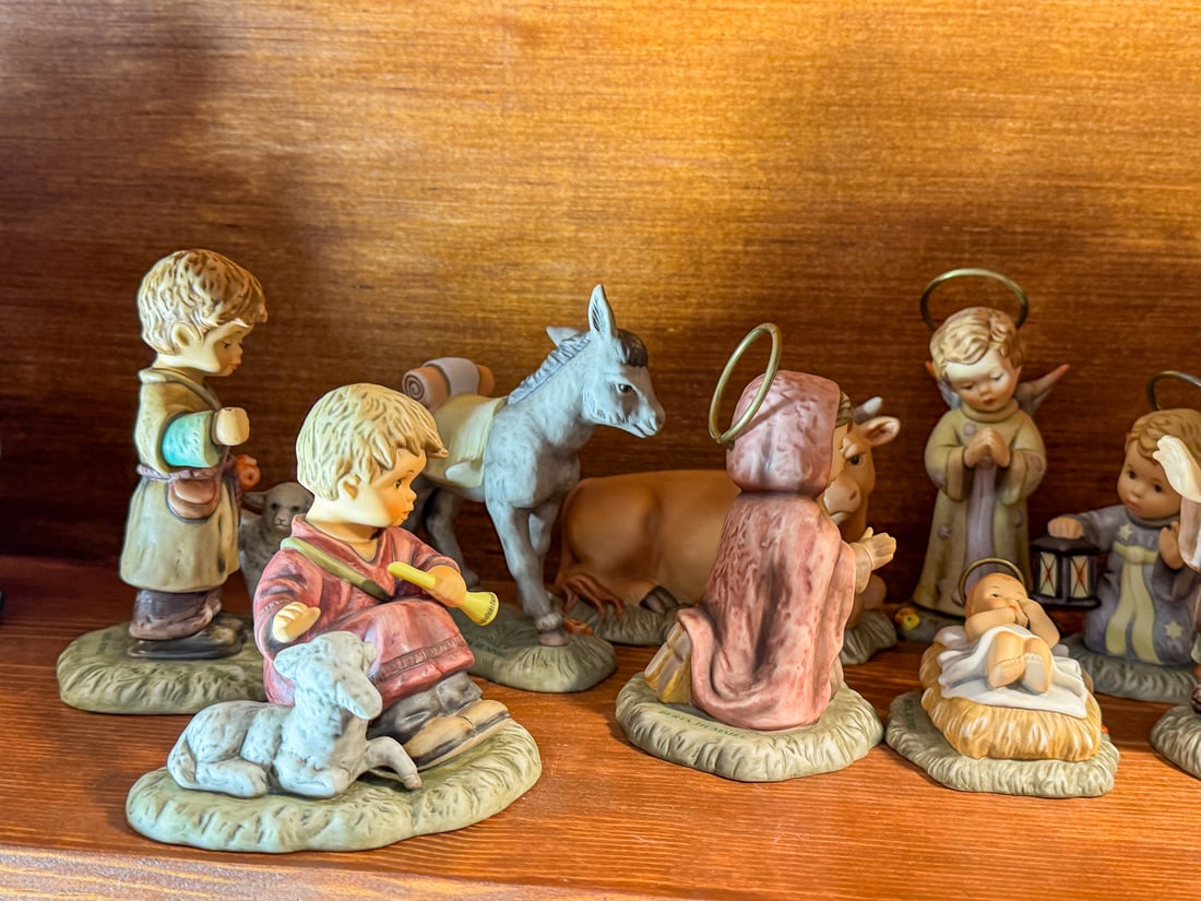GOEBEL NATIVITY SET 12 PIECES - 2