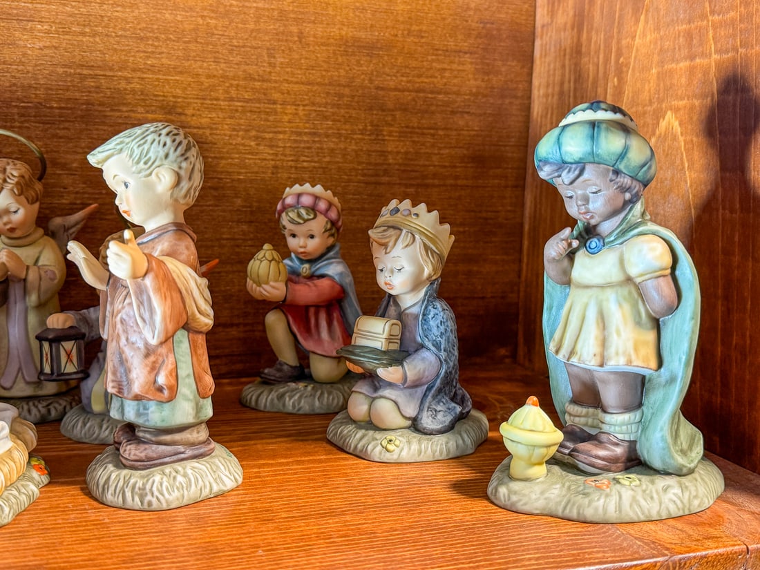 GOEBEL NATIVITY SET 12 PIECES - 3