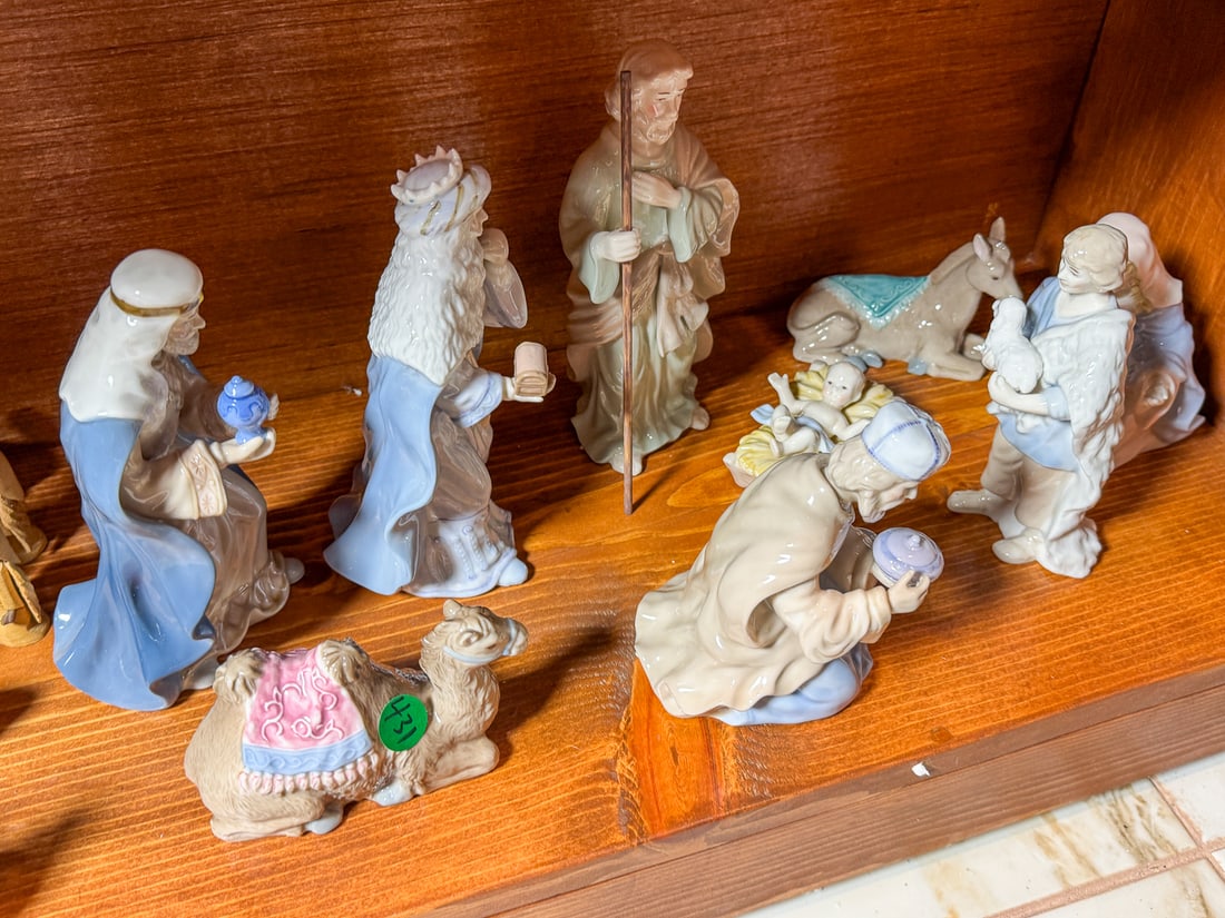 ROYAL DOULTON NATIVITY SET - 3